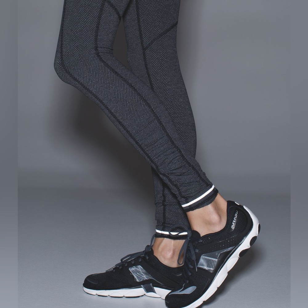 Lululemon Speed Tight IV Giant Herringbone Size 6
